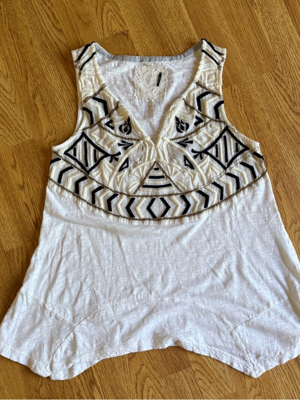 Anthropologie Ivory Sleeveless Tank Geometric Embroidery beaded summer sz S